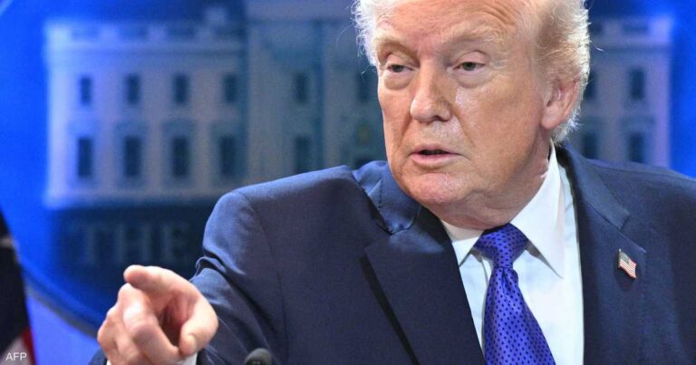 ترامب يوقع أمرا بفرض رسوم جمركية دولية بنسبة 10 بالمئة