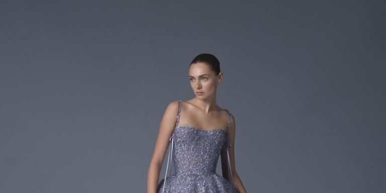 خاص هيَ: لغة الذاكرة في مجموعة الدار الاسترالية باولو سيباستيان “لا تنساني” ربيع وصيف 2026 للأزياء الراقية