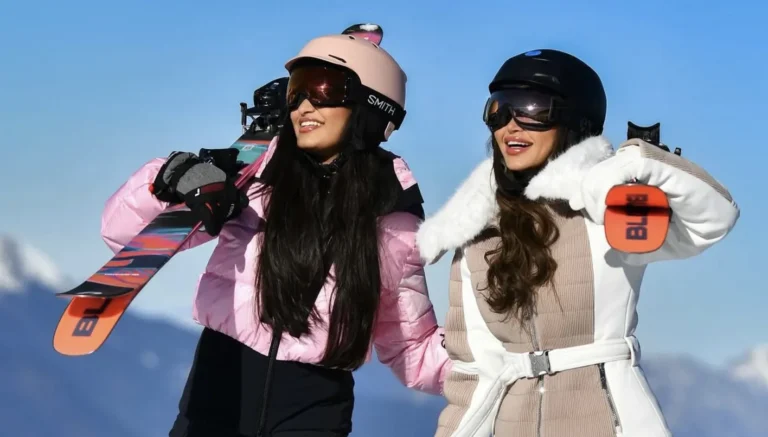 ملابس التزلجّ 2026 بأسلوب جميلات الشهرة العربيات تحوّل المنحدرات الثلجيّة إلى منصّة أزياء راقية (صور وفيديو