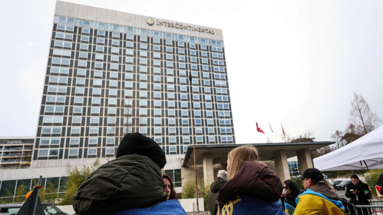 هل تحولت المفاوضات الأوكرانية الروسية إلى مناورة استرضاء لترمب؟